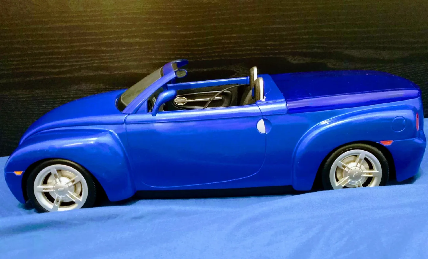 Mattel Barbie Cali Girl Car Chevy SSR Vehicle. image indicator(3)