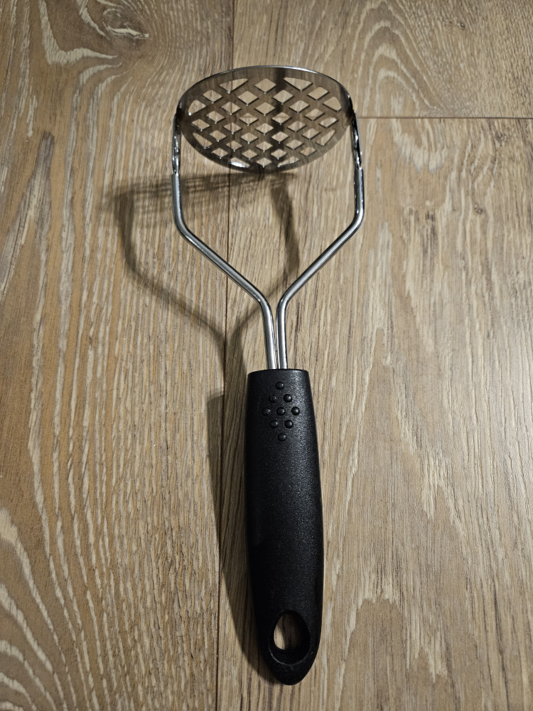 🥕 Potato Masher with Black Handle