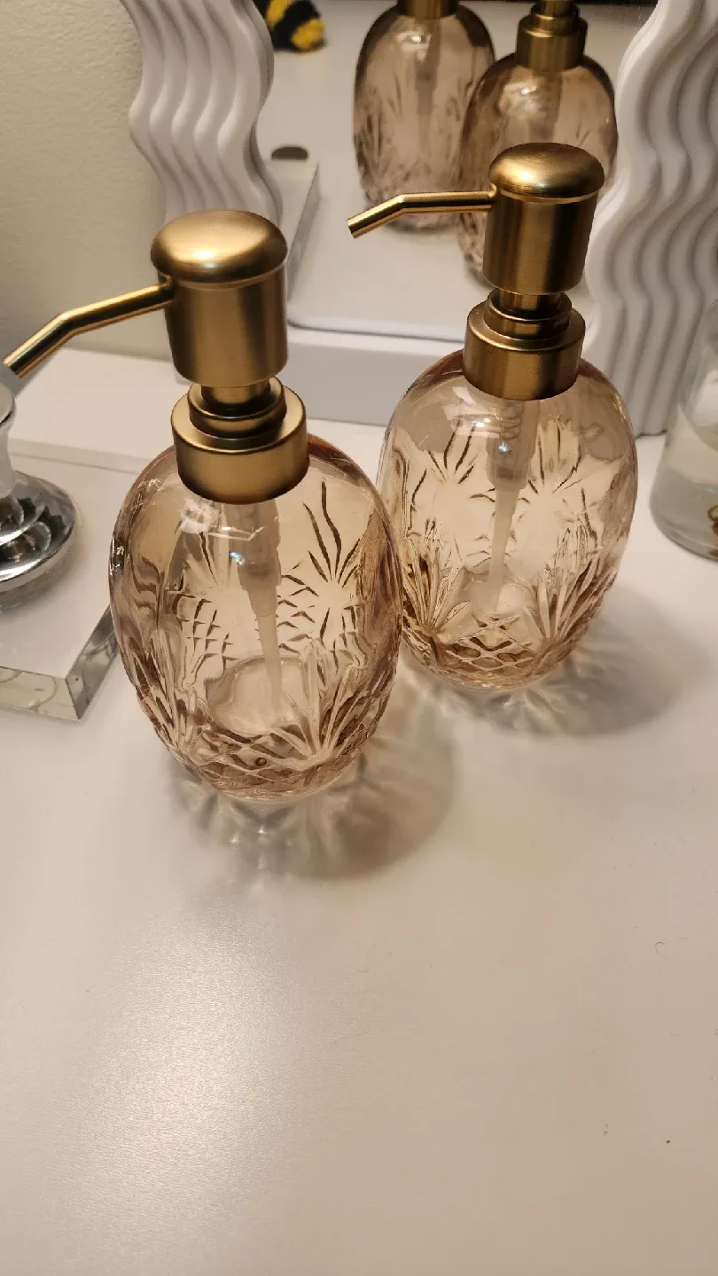 2 Decorative Glass Soap Dispensers image indicator(4)
