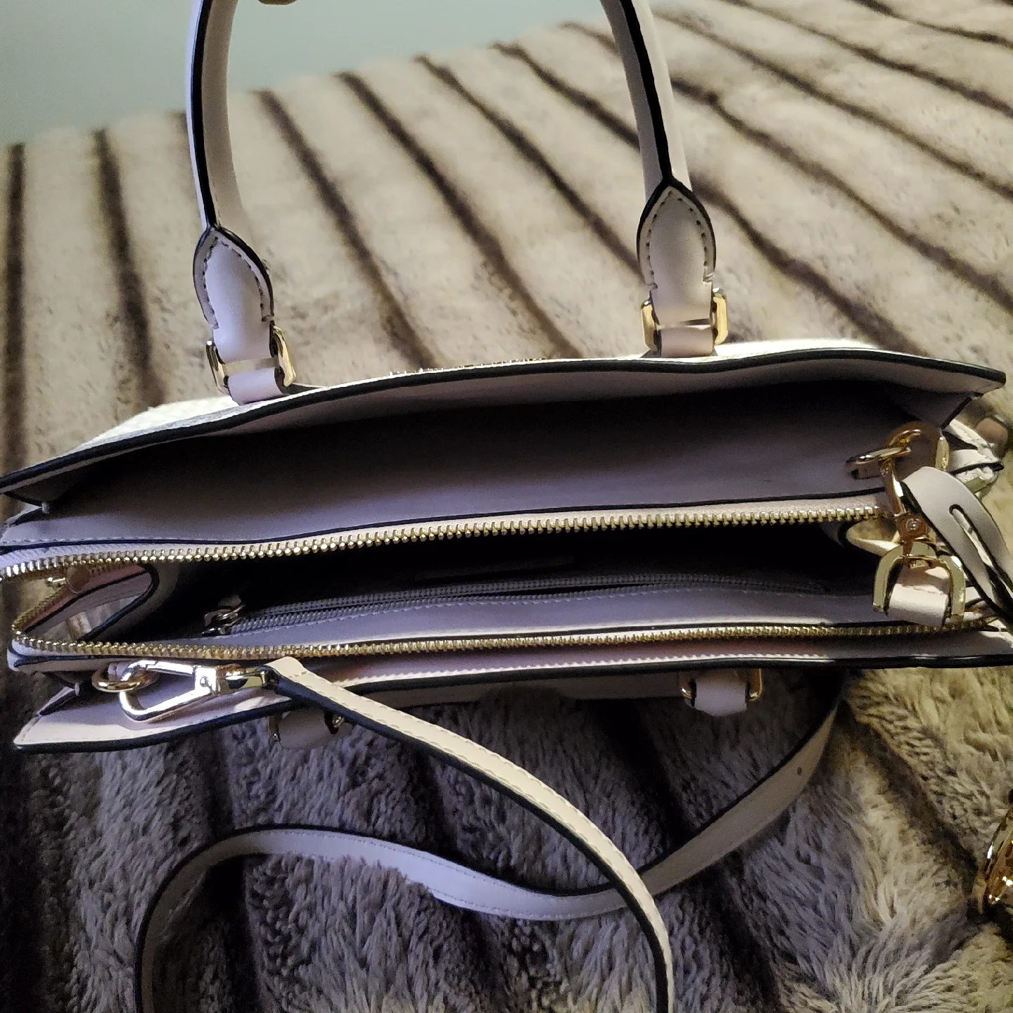 Michael Kors bag image indicator(4)