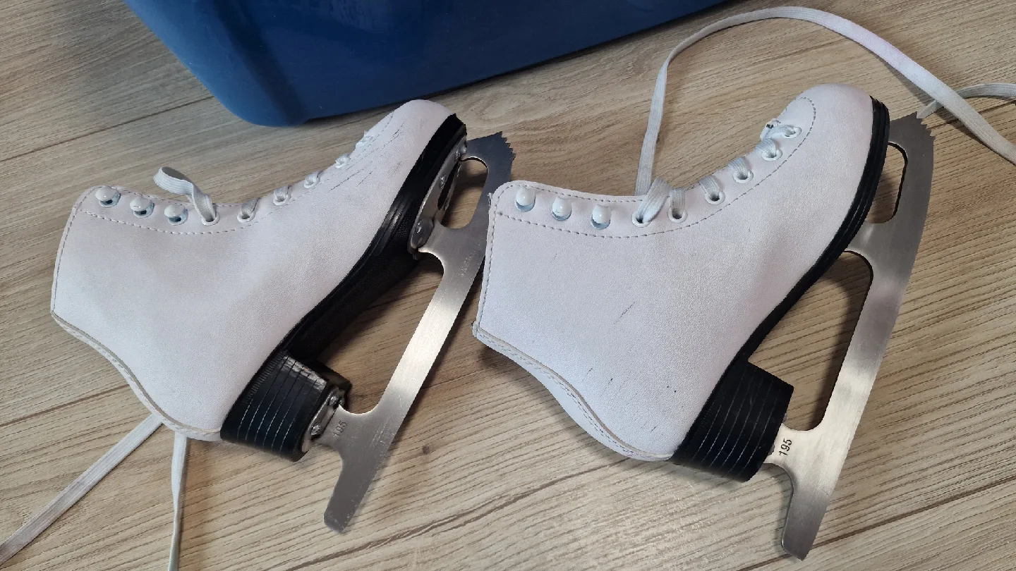 Dream Ice Figure Skates - Size 1 with helmet image indicator(2)