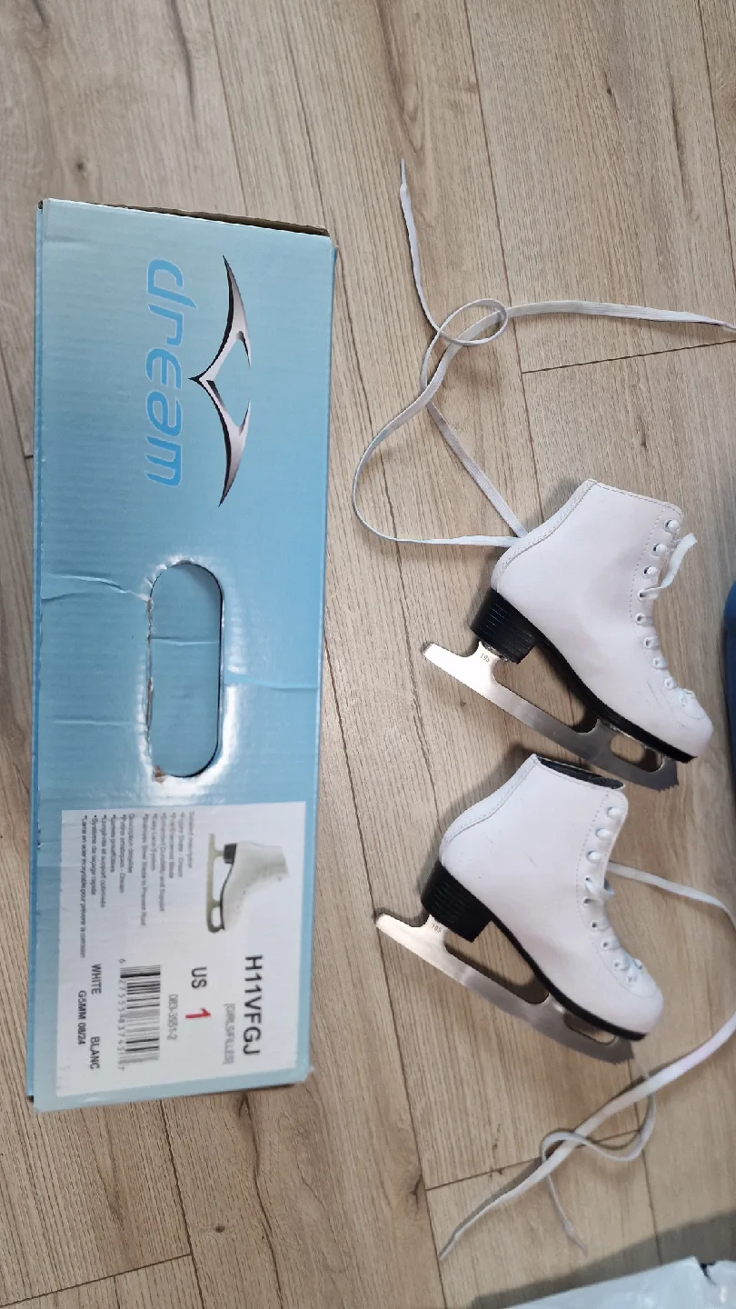 Dream Ice Figure Skates - Size 1 with helmet image indicator(3)