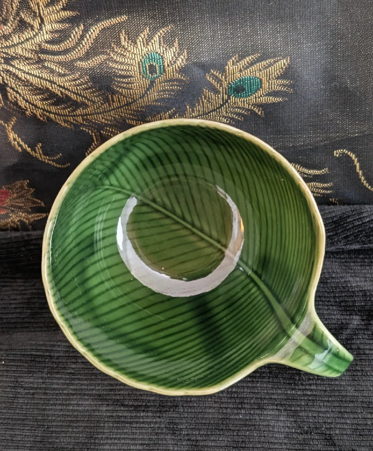 Unique Curio Bundle: Green Elephant Figurine & Leaf Pattern Cup image indicator(4)