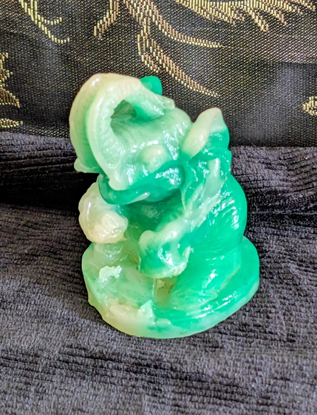 Unique Curio Bundle: Green Elephant Figurine & Leaf Pattern Cup image indicator(6)