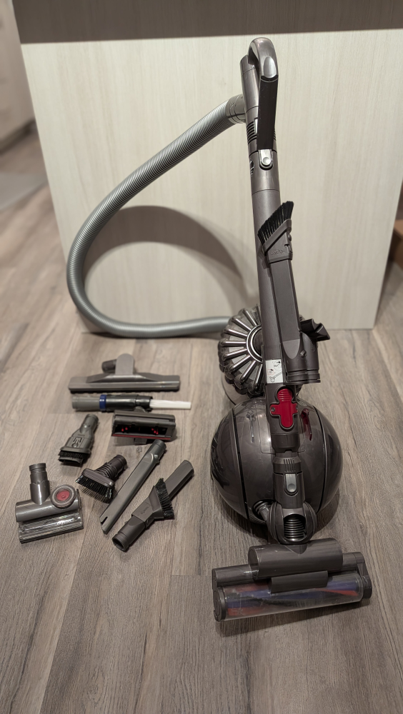 Dyson DC78 Canister Vacuum - photo 2