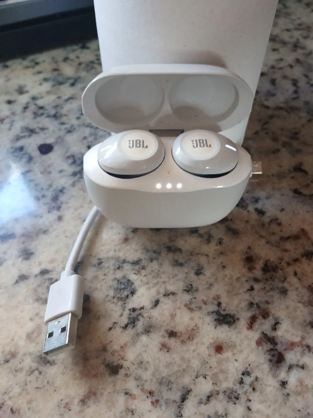 JBL Vibe Beam White Wireless Earbuds image indicator(8)