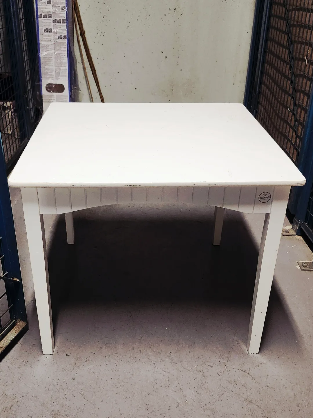 KidKraft White Table image indicator(4)