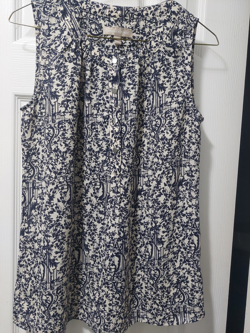 Banana Republic XS Sleeveless Blouse - Polyester