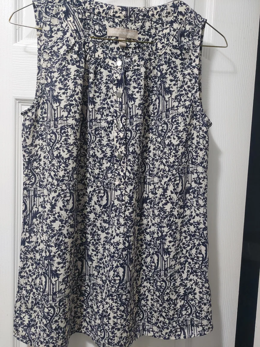 Banana Republic XS Sleeveless Blouse - Polyester thumbnail