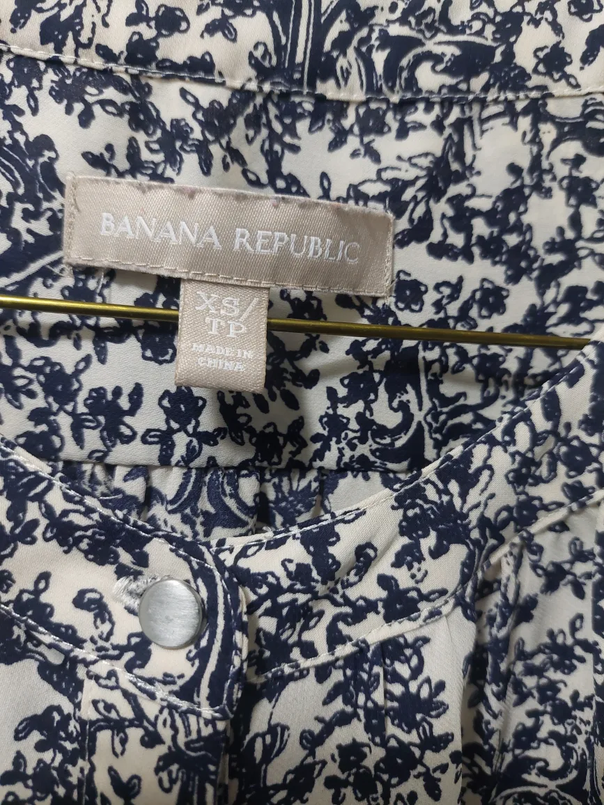 Banana Republic XS Sleeveless Blouse - Polyester image indicator(4)