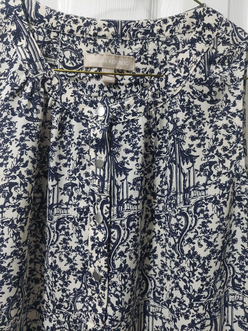 Banana Republic XS Sleeveless Blouse - Polyester image indicator(6)