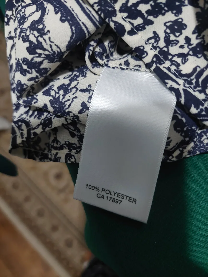 Banana Republic XS Sleeveless Blouse - Polyester image indicator(3)