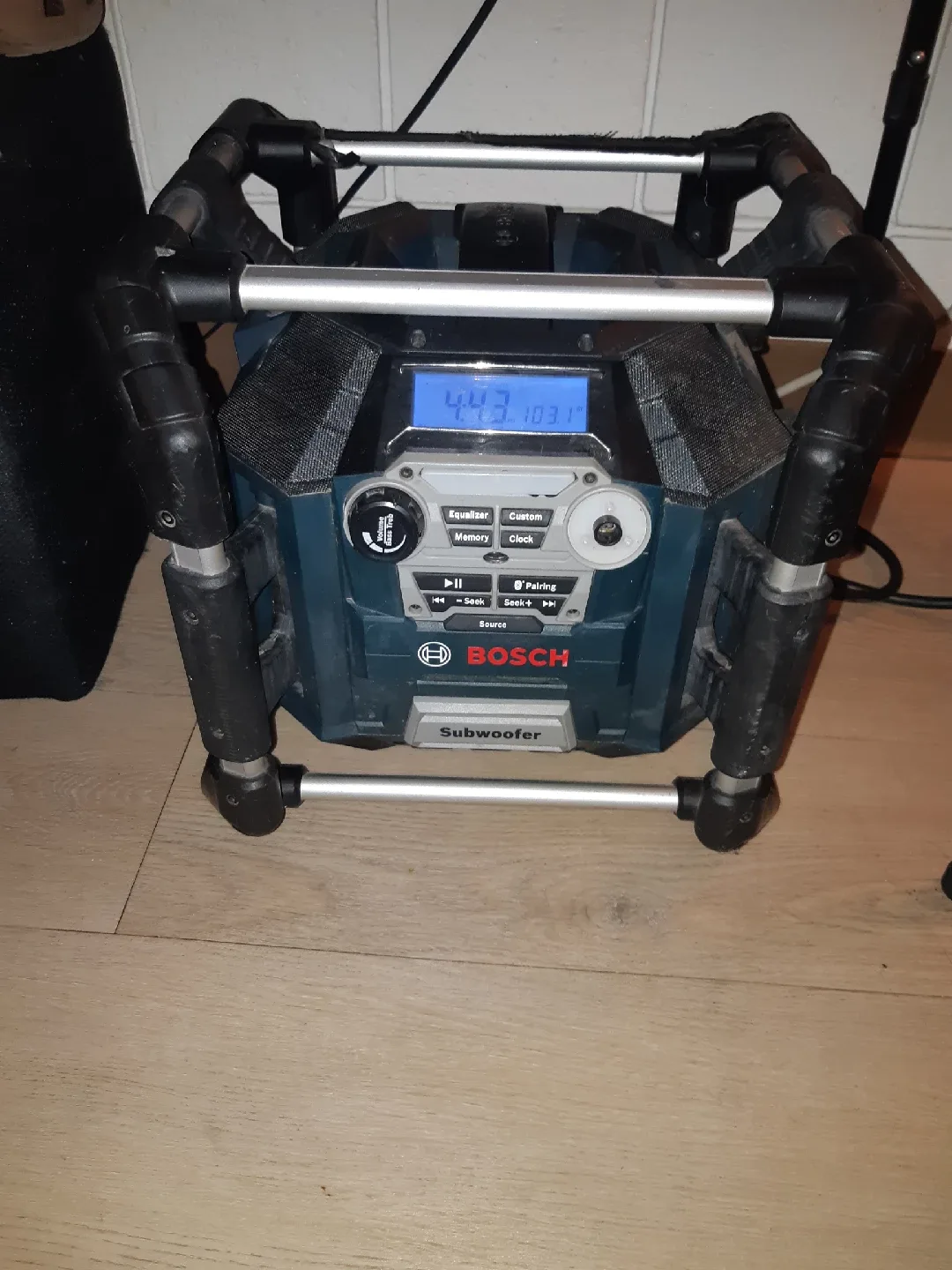 Bosch Jobsite Radio/Charger/Subwoofer image indicator(4)