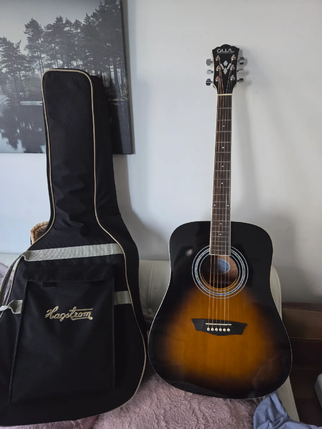 GWL Acoustic Guitar with Hagstrom Guitar Case image indicator(2)