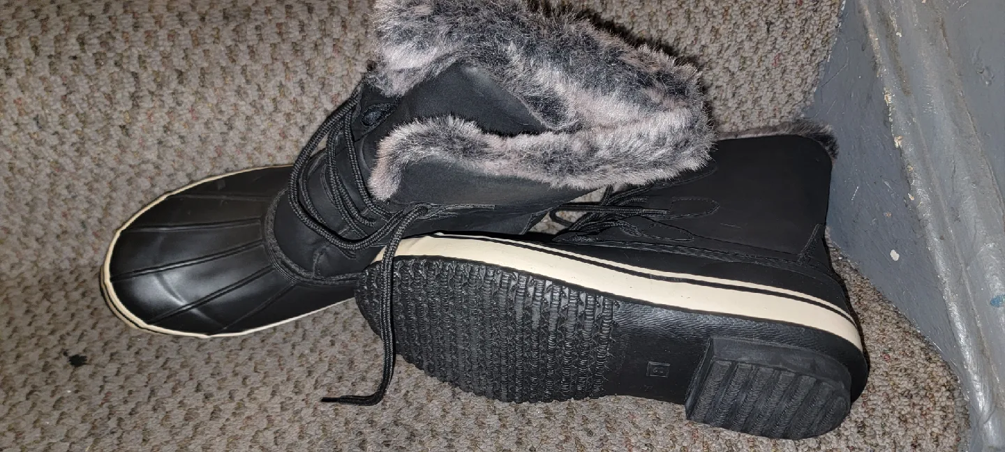 Black Winter Boots - Size 8 image indicator(4)