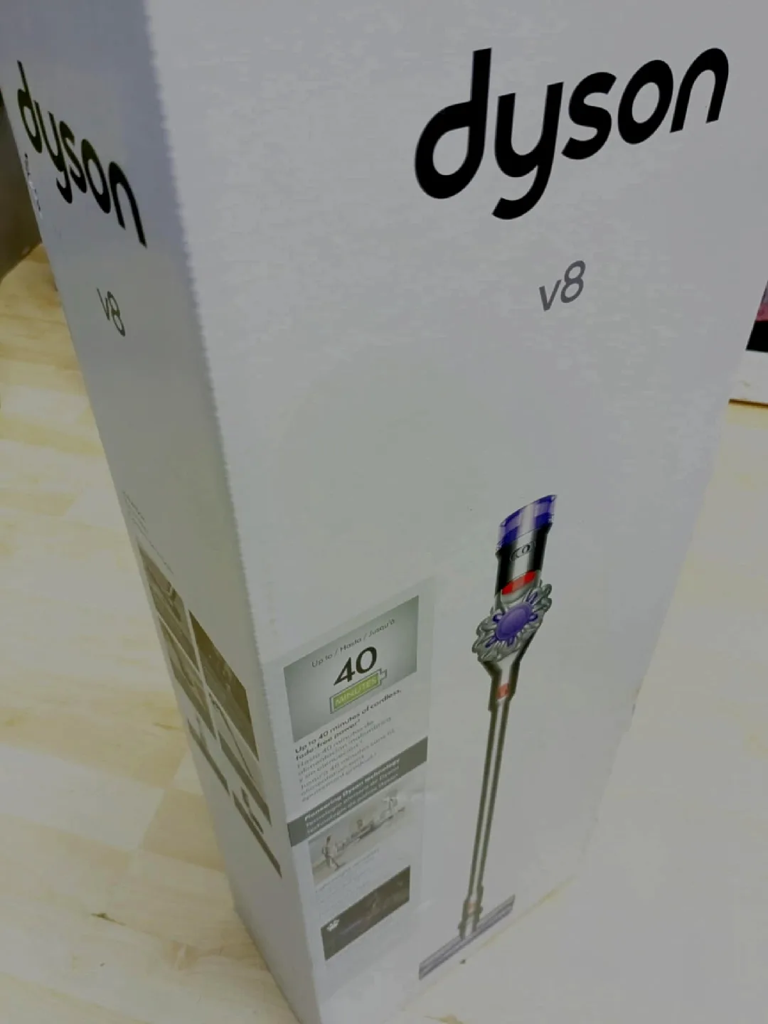 Dyson V8 Cordless Stick Vacuum - Lightweight! thumbnail