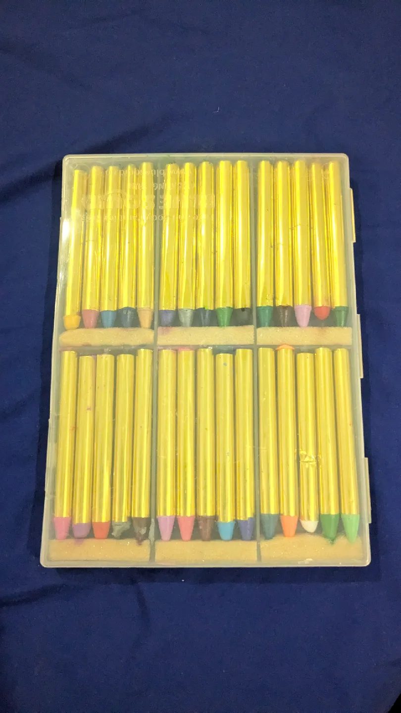 Face Crayons - 30 pack used "🥕" thumbnail