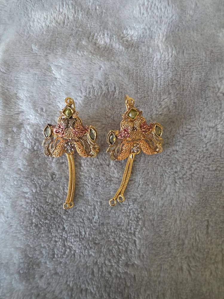 Gold Tone Necklace and Earring Set image indicator(2)