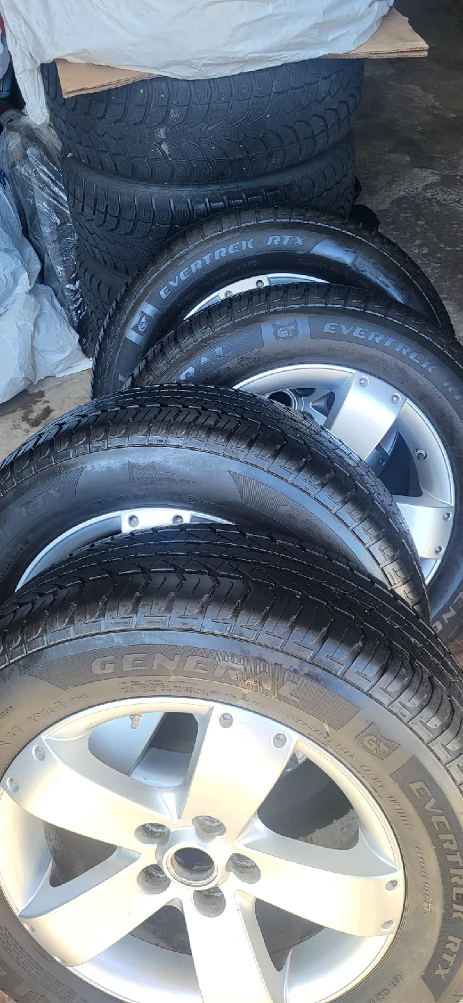 General Evertrek RTX 235/60R17 Tires - Set of 4 image indicator(4)