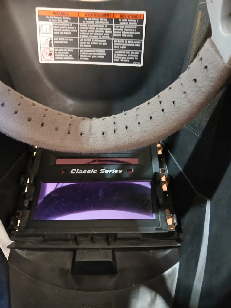 Miller Classic Series Welding Helmet image indicator(4)