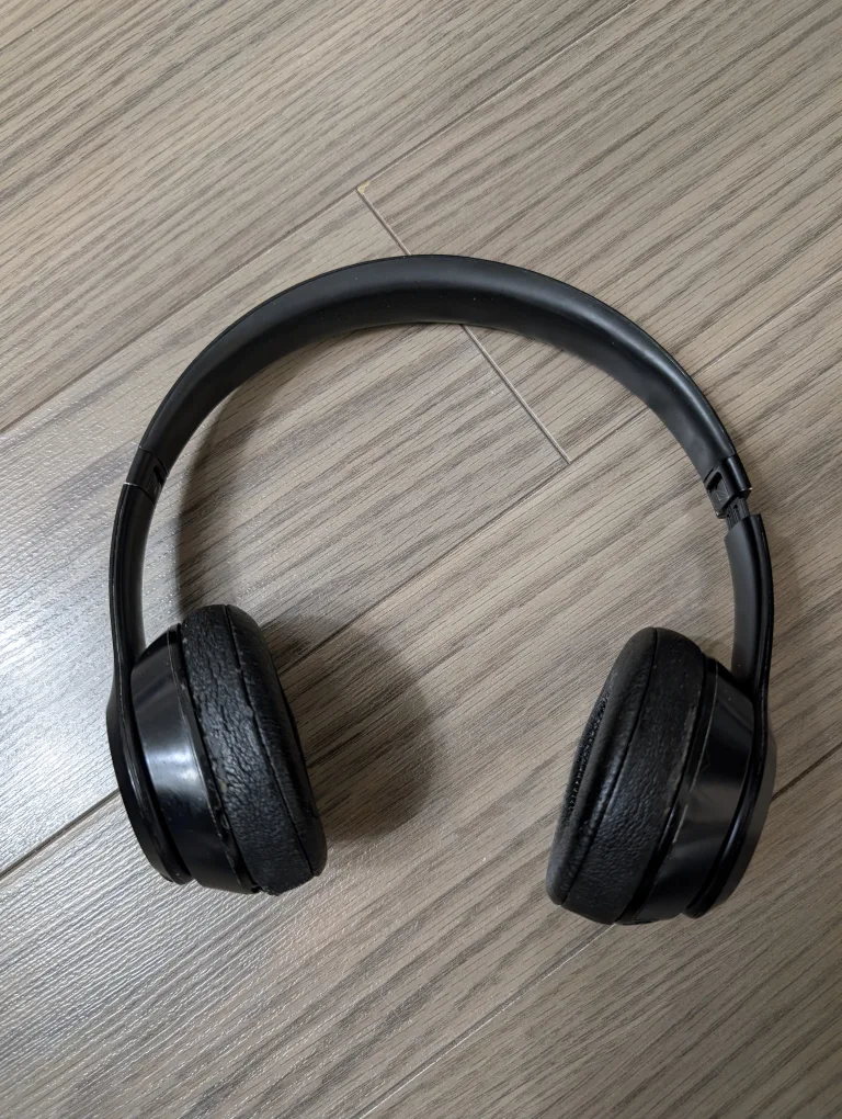 Beats Solo 3 Wireless Headphones - Black thumbnail