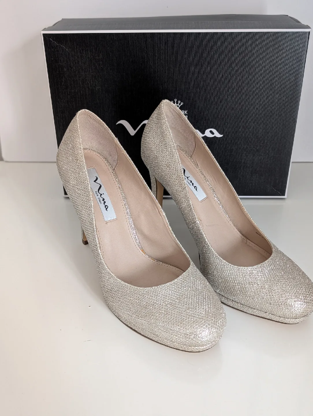 Nina New York Silver Heels - Size 7.5M image indicator(2)