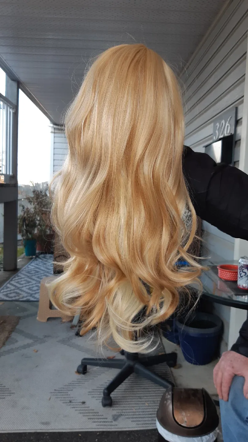 Blonde Wavy Wig synthetic image indicator(2)