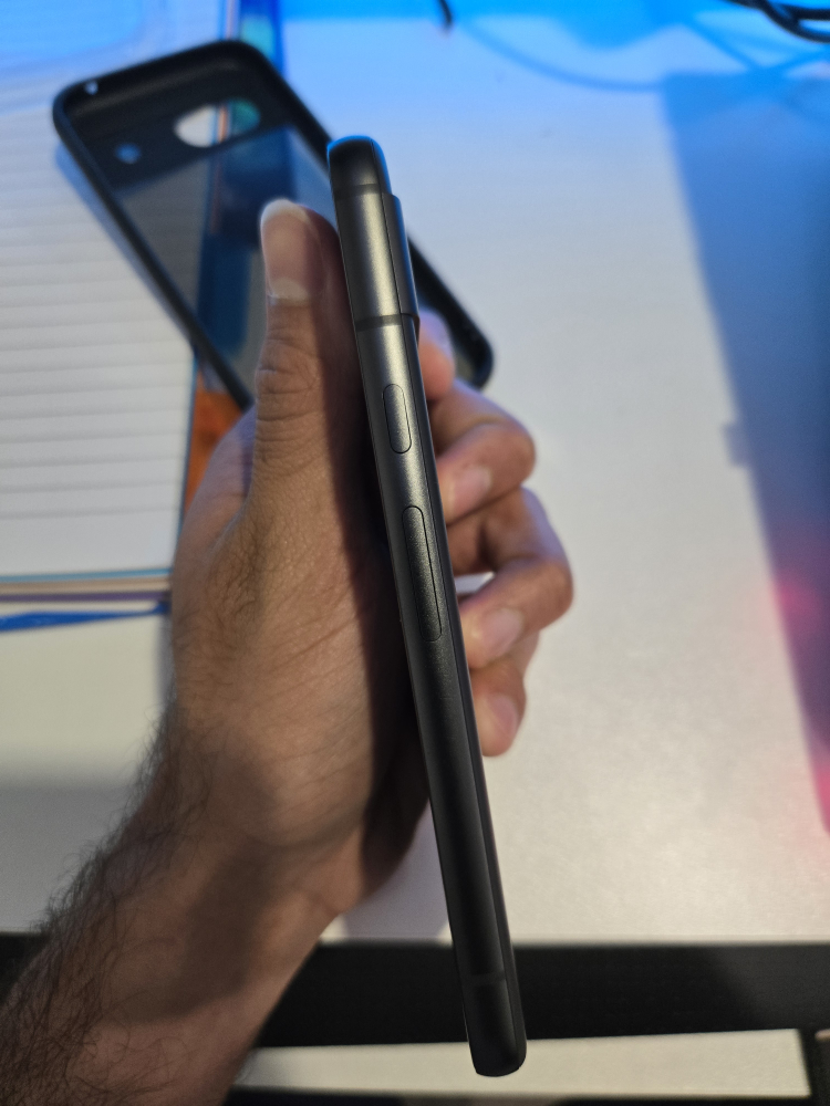 Google Pixel 8a - Charcoal - photo 5