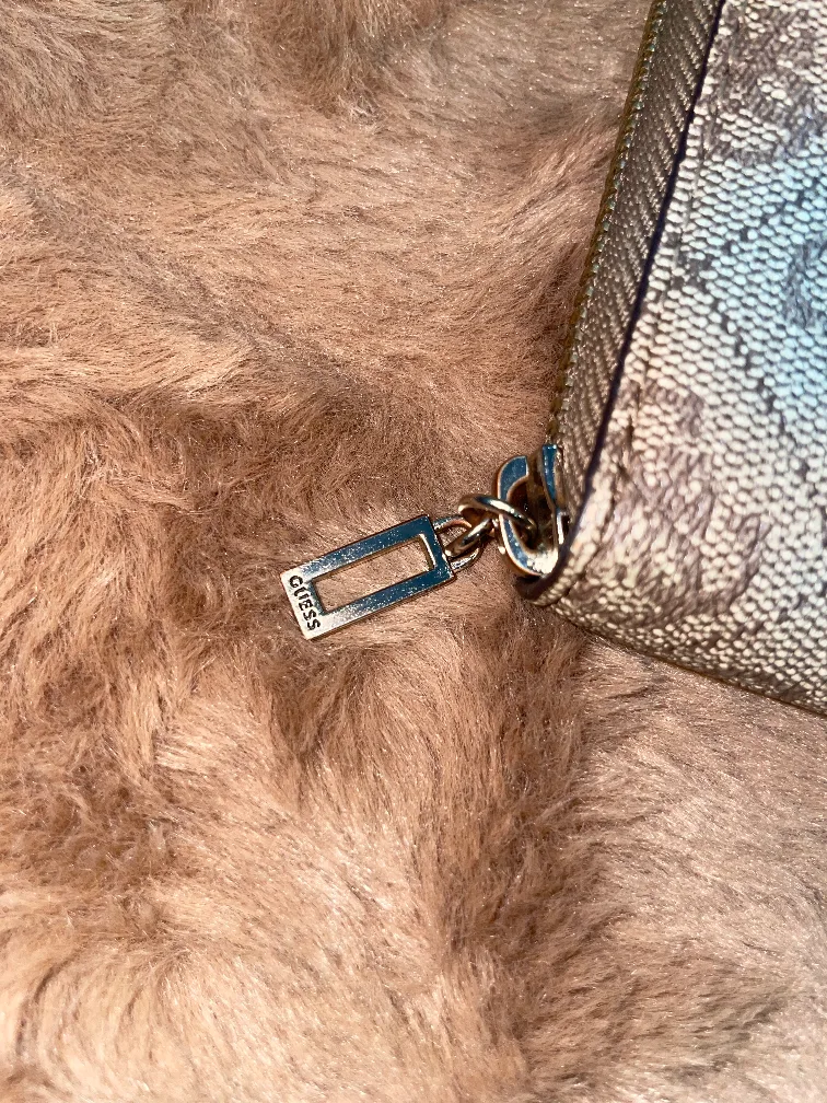 Guess Beige Wallet image indicator(3)