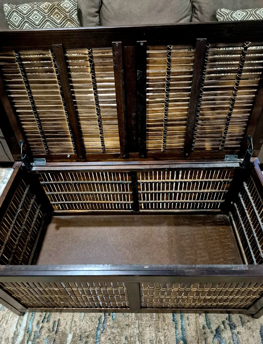 Bamboo Coffee Table/Storage Trunk image indicator(9)