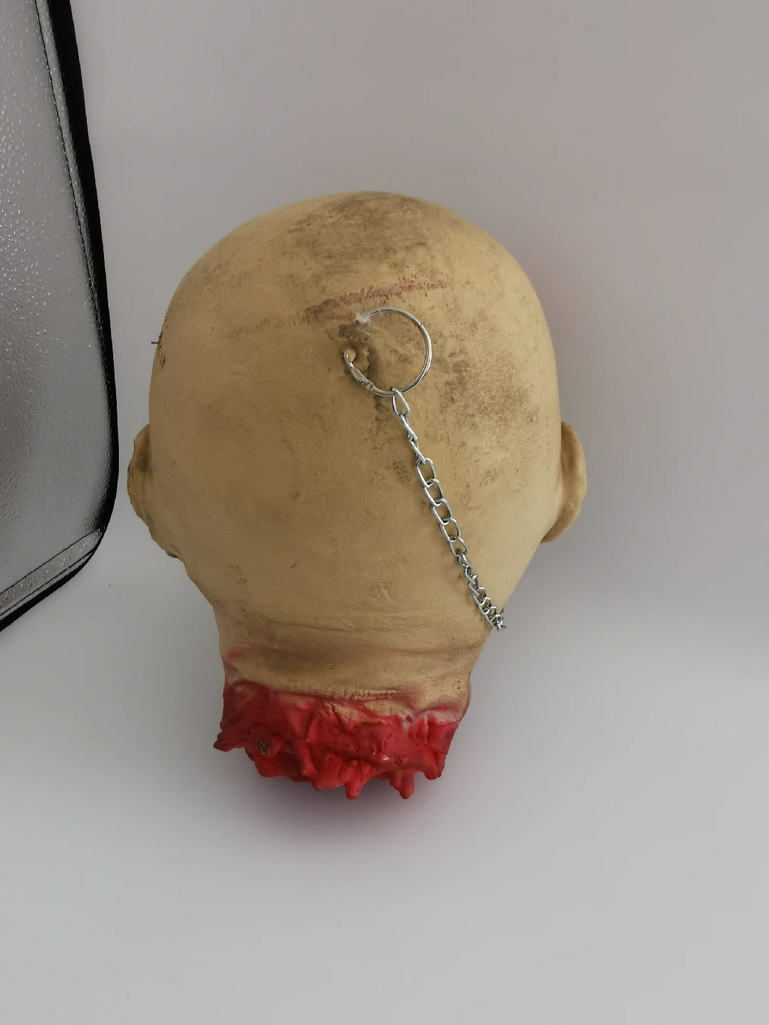 Hanging Severed Head Halloween Prop - photo 3