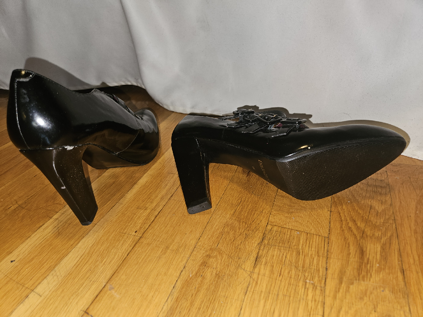 Enzo Angiolini Unique Patent Leather Heels with Buckles - size 9 - photo 4