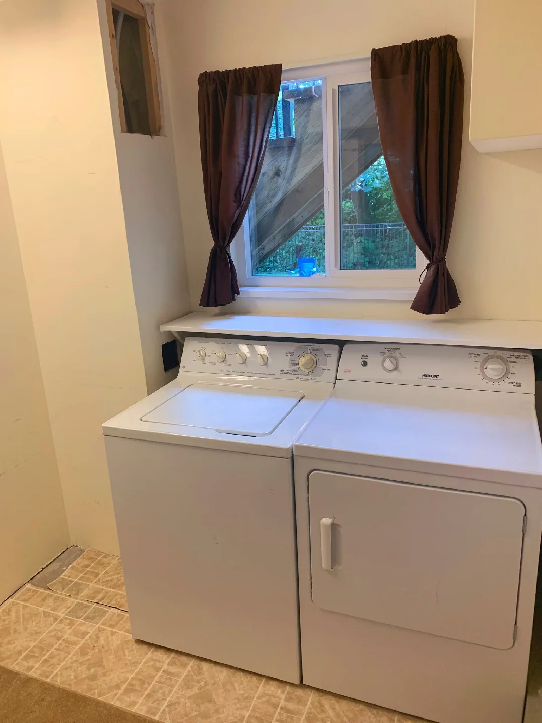 2 bedroom garden suite image indicator(3)