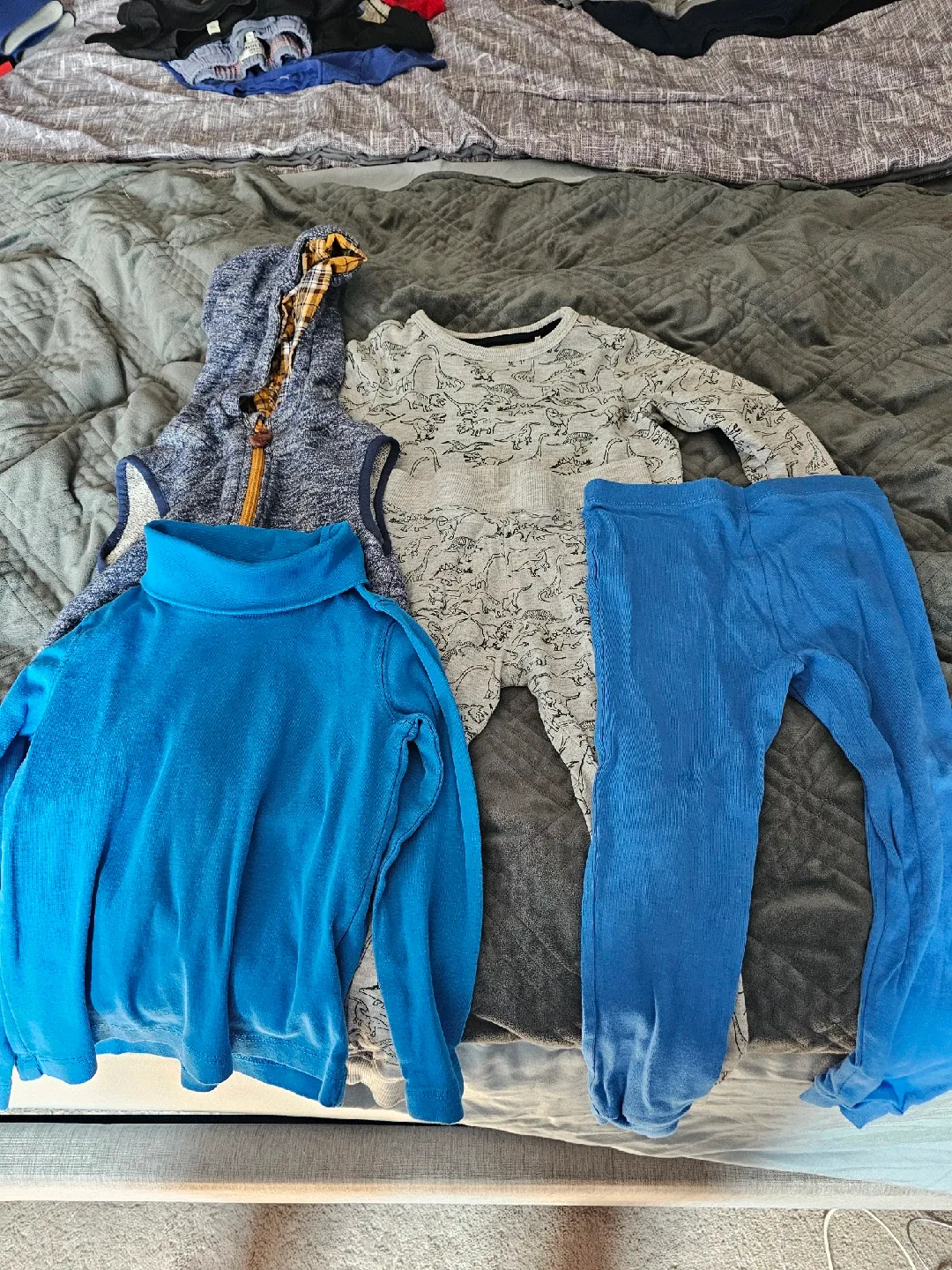 Kids' Clothing Bundle 4T image indicator(2)