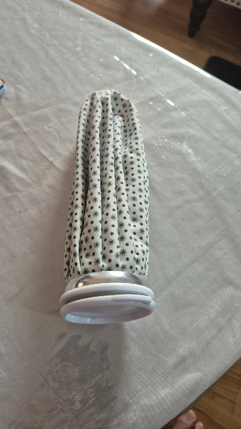 Vintage Floral Pattern Ice Pack thumbnail