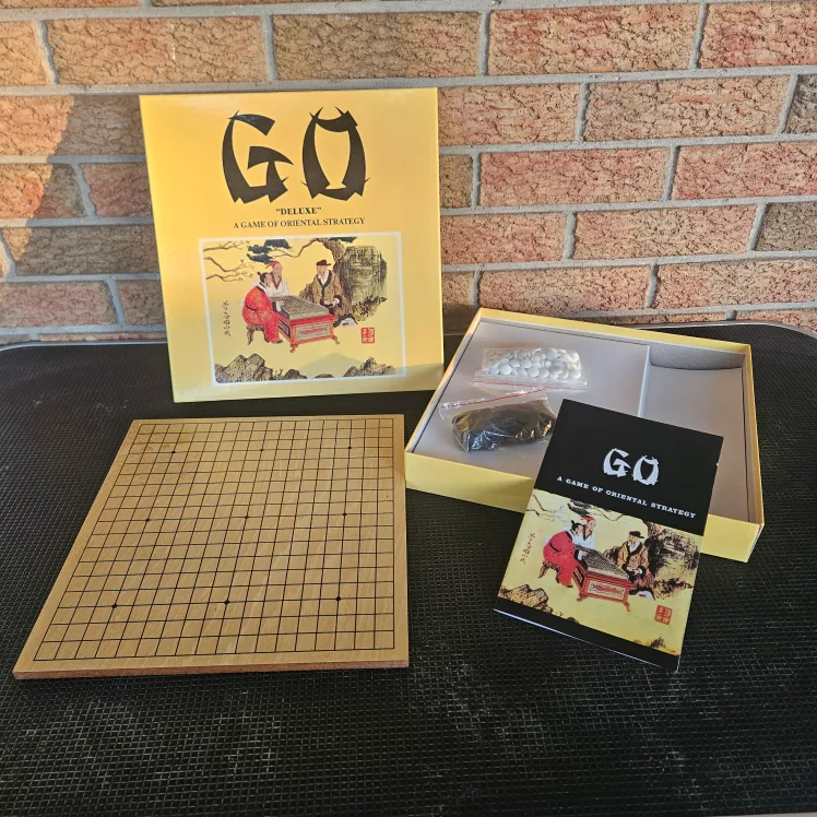 GO Deluxe -A Game of Oriental Strategy Vintage 1982 image indicator(2)
