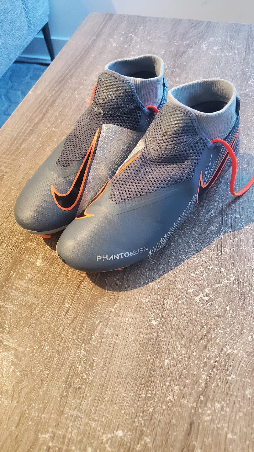 Nike Phantom Vision Elite Men's Size 8.5 Soccer Cleats image indicator(2)