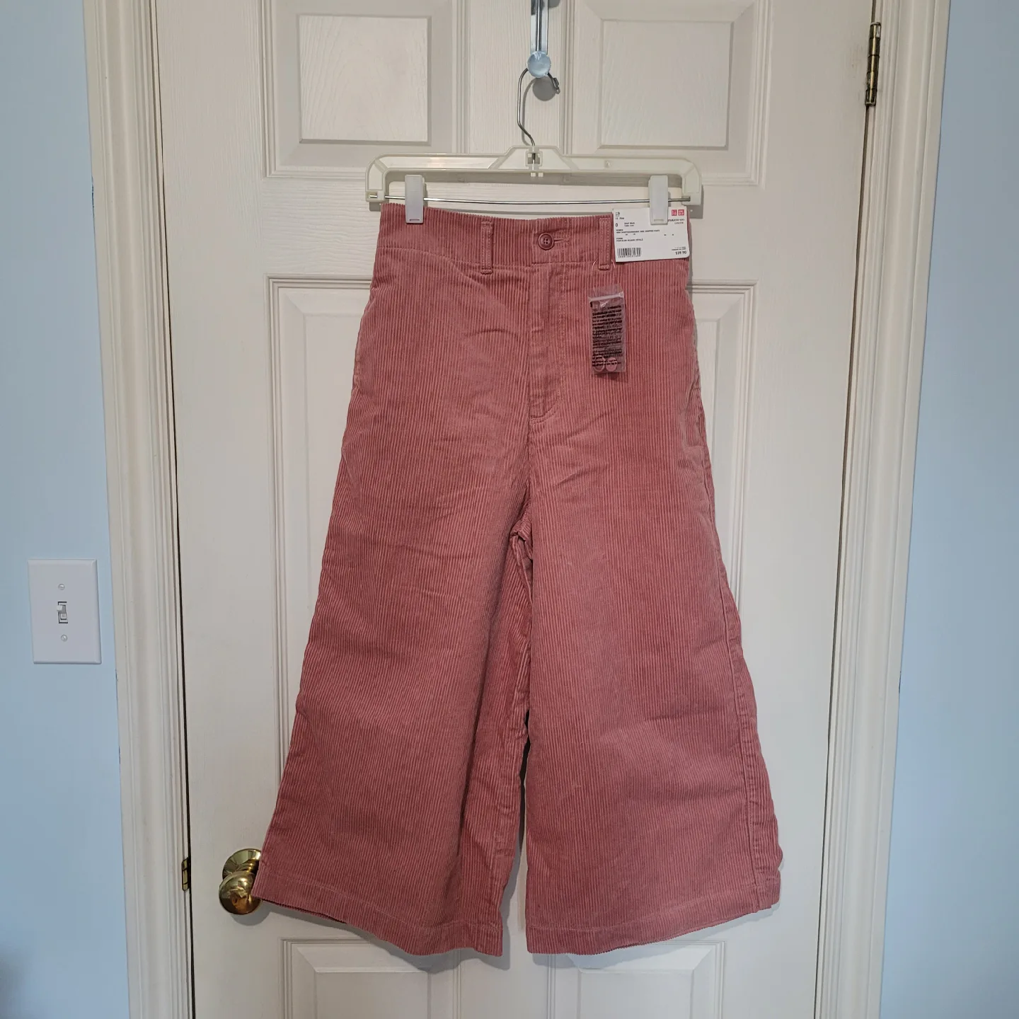 New Uniqlo Corduroy Wide Cropped Pants - Size 0 image indicator(3)
