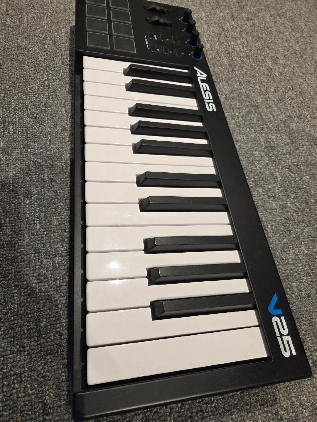 Alesis V25 MIDI Keyboard Controller image indicator(3)