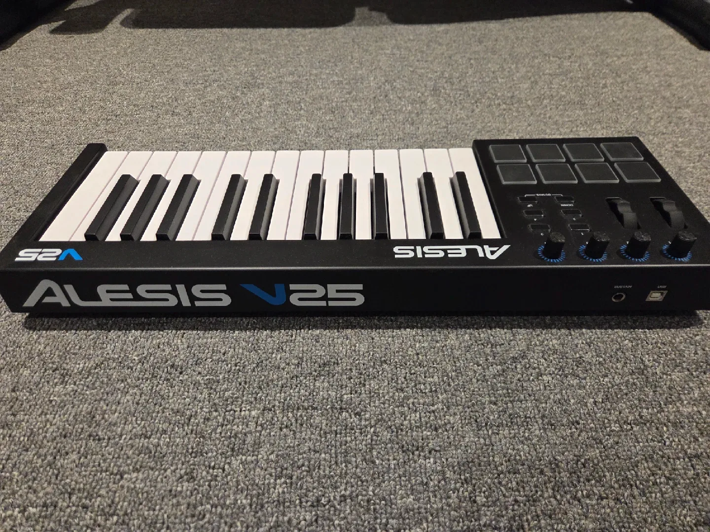Alesis V25 MIDI Keyboard Controller image indicator(5)