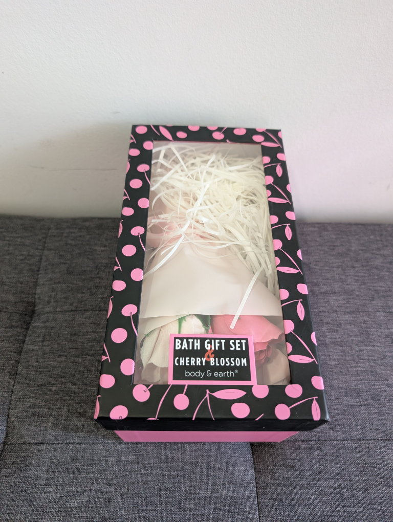 Body & Earth Cherry Blossom Bath Gift Set