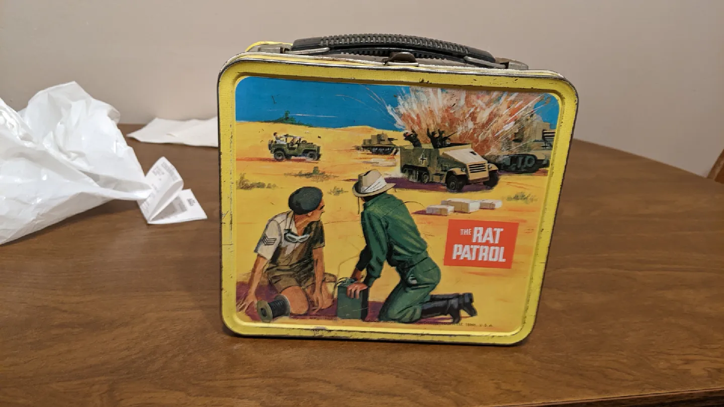 Vintage 1967 The Rat Patrol Lunchbox image indicator(2)
