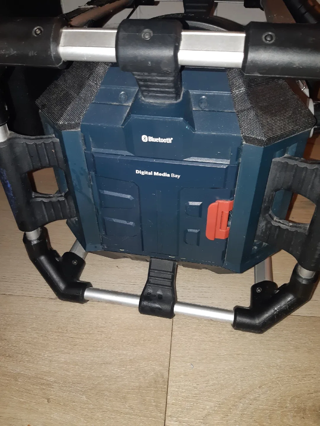 Bosch Jobsite Radio/Charger/Subwoofer image indicator(2)