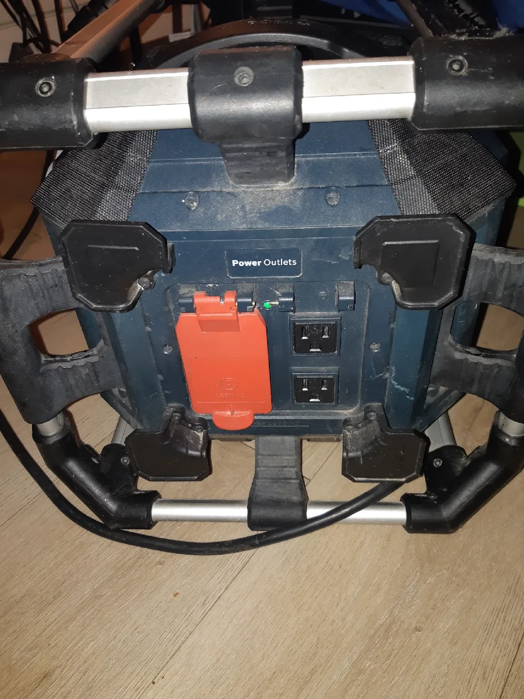 Bosch Jobsite Radio/Charger/Subwoofer image indicator(3)