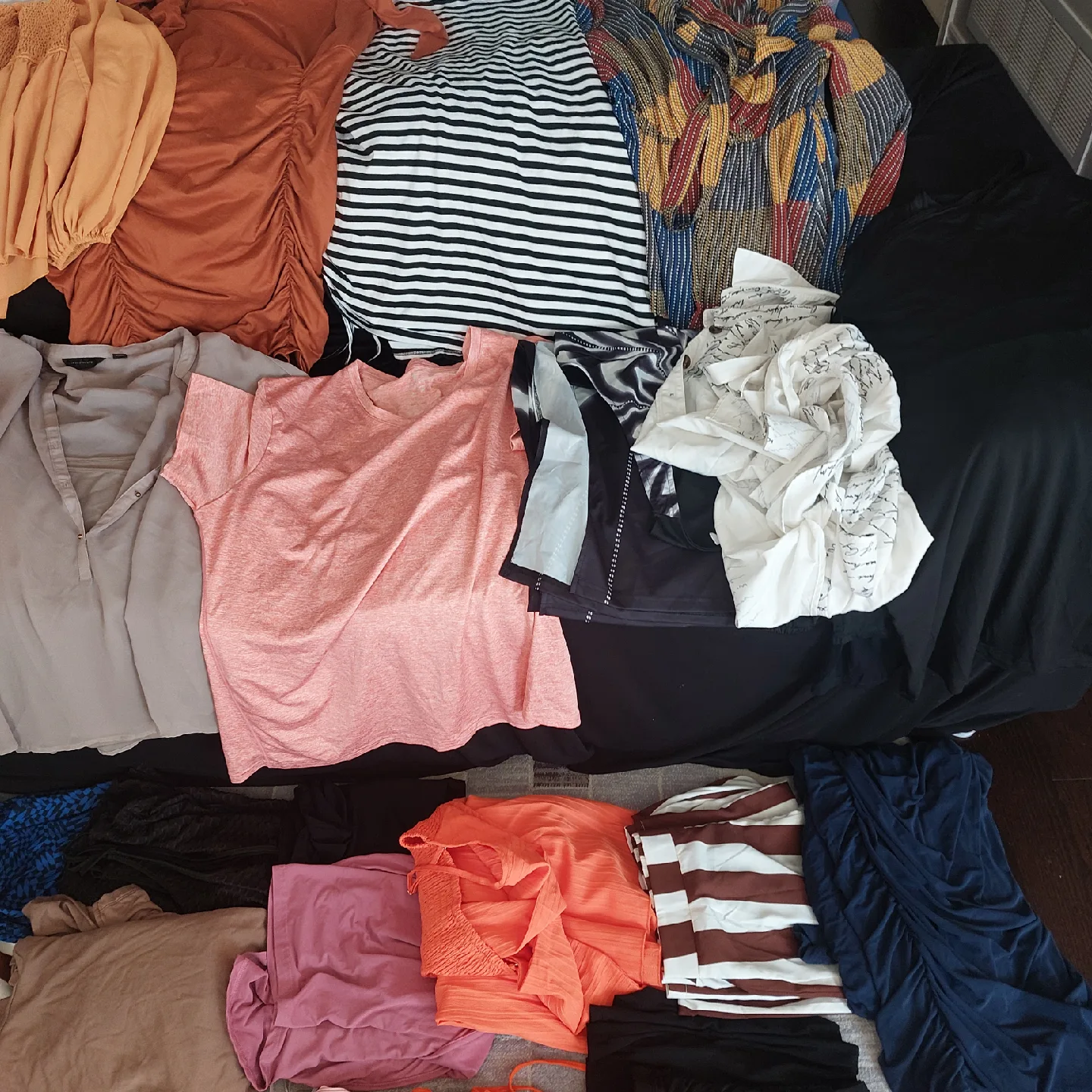 Mixed Lot of Women's Pants, Leggings, tops and dresses image indicator(8)