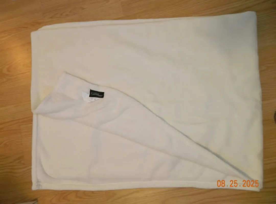 🧡Celebrity Home White Blanket thumbnail