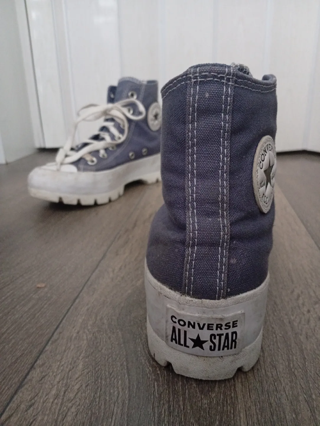 Converse All Star Lugged Hi Top - Women's Size 6 image indicator(2)