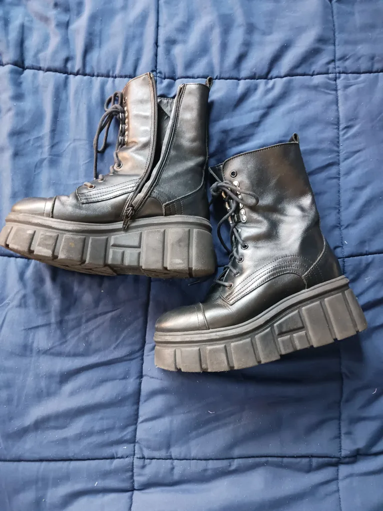 Black Platform Boots, Size 8 thumbnail