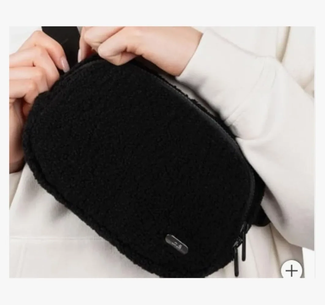 NEW Lolë Convertible Fleece Belt & Cross Body Unisex Bag image indicator(4)