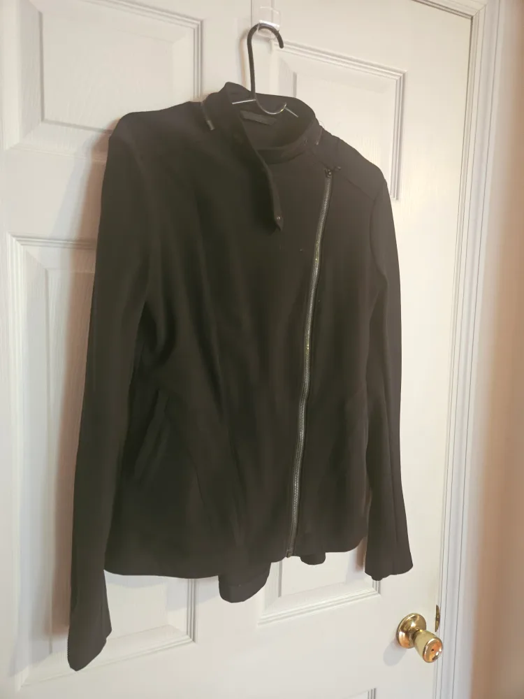 lululemon black moto-like jacket - size 10 image indicator(2)
